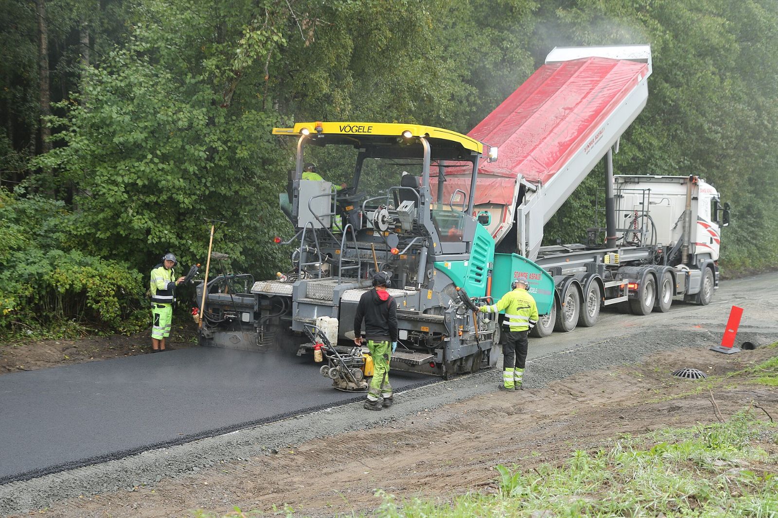 gårdsplass med komprimert bærelag